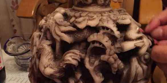 “你爸買(mǎi)的是街頭古董詐騙爆款” “你爸買(mǎi)的是街頭古董詐騙爆款”