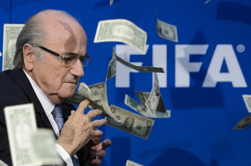 布拉特發(fā)布會遭美元砸臉