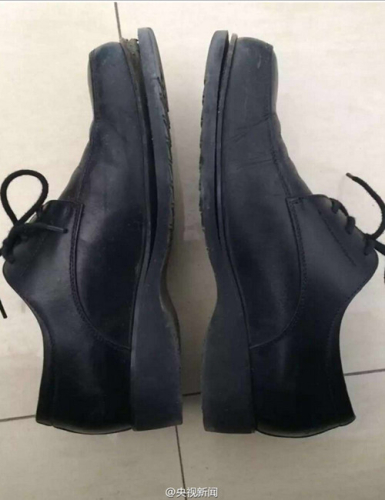 新疆高溫 沙子烤熟雞蛋交警鞋底 新疆高溫 沙子烤熟雞蛋交警鞋底