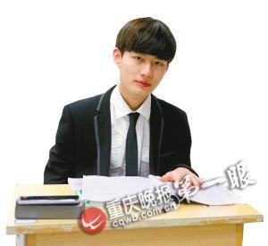 穿上正裝的女生更優(yōu)雅成熟了；男生常常被女生夸獎長得帥。