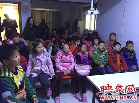 小記者們觀看電影 小記者們觀看電影