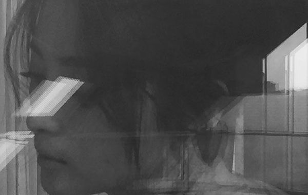 蔣勤勤吊帶美照。