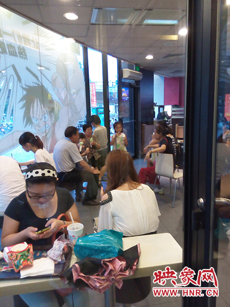 內(nèi)部已經(jīng)沒(méi)有空位 內(nèi)部已經(jīng)沒(méi)有空位