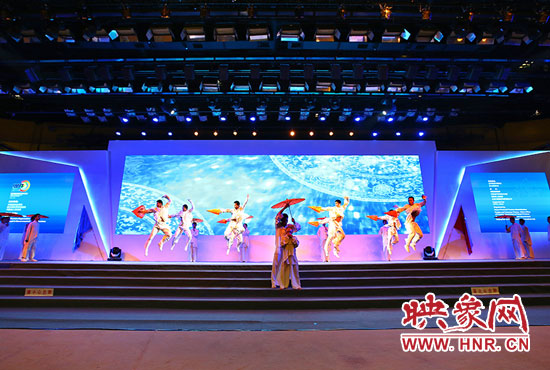 現(xiàn)場(chǎng)表演。