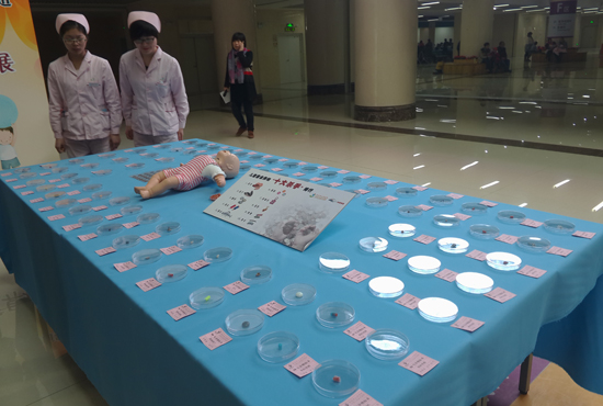 鄭州市兒童醫(yī)院舉行的首屆兒童氣道、食道異物展