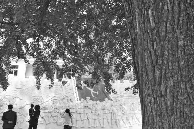 信陽市羅山縣何家沖村，當(dāng)年紅二十五軍從這里出發(fā)。記者李文波攝影