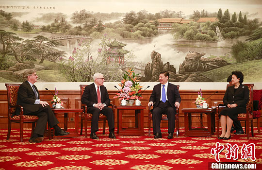 10月23日，中國(guó)國(guó)家主席習(xí)近平在北京釣魚(yú)臺(tái)國(guó)賓館會(huì)見(jiàn)清華大學(xué)經(jīng)濟(jì)管理學(xué)院顧問(wèn)委員會(huì)海外委員。