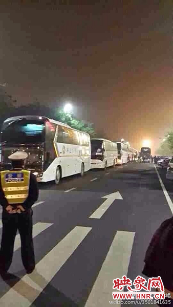 11月1日深夜，鄭州鄭東新區(qū)夜總會“皇家一號”被查處。網(wǎng)友供圖