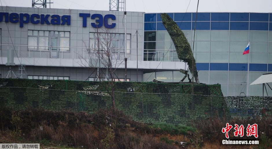 當(dāng)?shù)貢r(shí)間1月29日，俄羅斯索契，2014年索契冬奧會(huì)，俄羅斯軍方在奧林匹克公園周邊部署放空導(dǎo)彈系統(tǒng)。