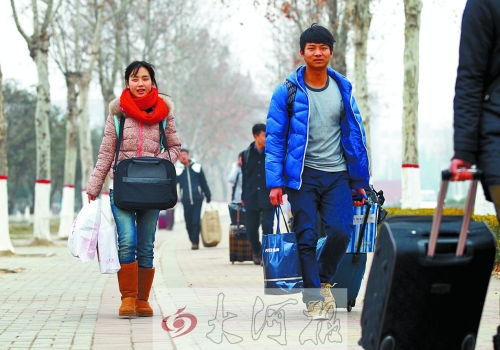 走進熟悉的校園，看到熟悉的笑臉，就這樣懷揣著自信和目標，迎接明天靠近下一站。