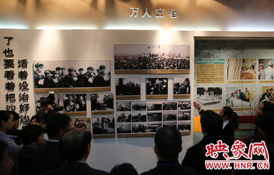 在焦裕祿紀念館，參觀的人絡繹不絕，一批批來自全國各地的黨員干部前來學習焦裕祿事跡