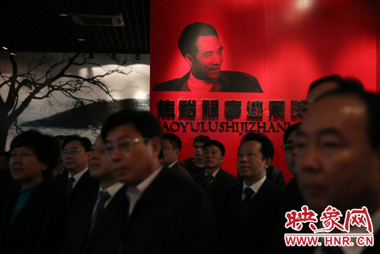 在焦裕祿紀念館，參觀的人絡繹不絕，一批批來自全國各地的黨員干部前來學習焦裕祿事跡