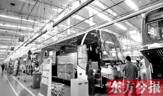 隨著能源和環(huán)保的壓力加大，跟隨國家的產(chǎn)業(yè)風向標，河南汽車產(chǎn)業(yè)也大力發(fā)展電動汽車，力求“彎道超車”。