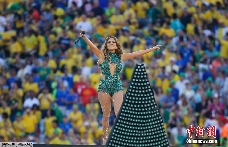 北京時(shí)間6月13日凌晨2時(shí)，巴西世界杯正式拉開帷幕。