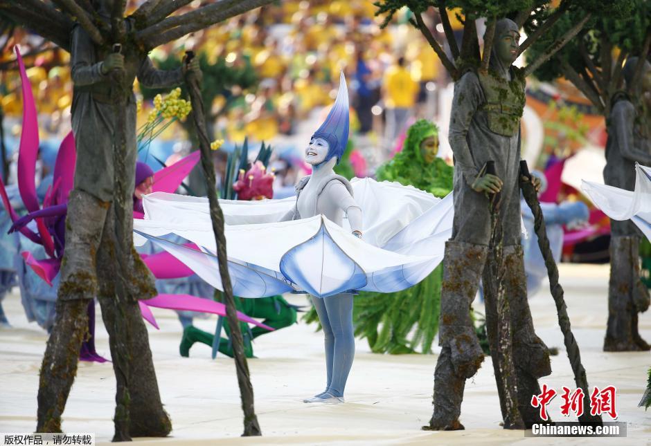 北京時(shí)間6月13日凌晨2時(shí)，巴西世界杯正式拉開帷幕。