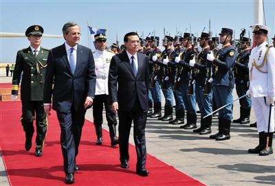 　6月19日，國務(wù)院總理李克強乘專機抵達(dá)雅典國際機場，開始對希臘進(jìn)行正式訪問。