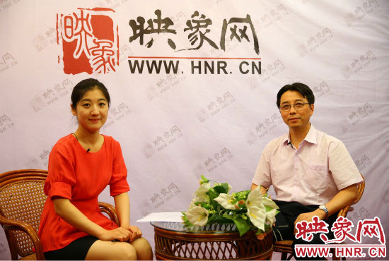 南京大學(xué)河南招生組負責(zé)人武港山教授做客映象網(wǎng)2014高招“名校面對面”系列視頻訪談。