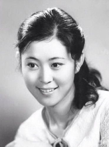 年輕時的倪萍很清秀 年輕時的倪萍很清秀