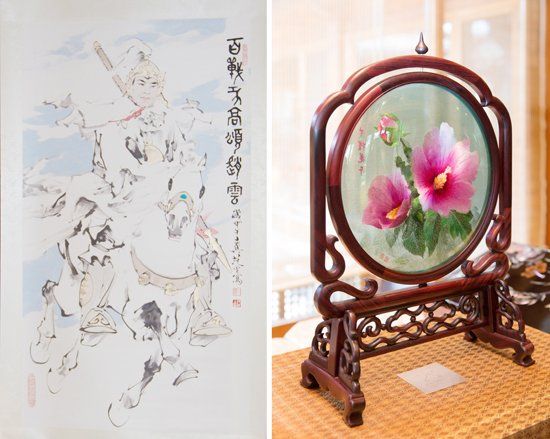　當(dāng)?shù)貢r間2014年7月4日，中國國家主席習(xí)近平向韓國總統(tǒng)樸槿惠贈送的趙云畫像（左）和木槿花玻璃工藝