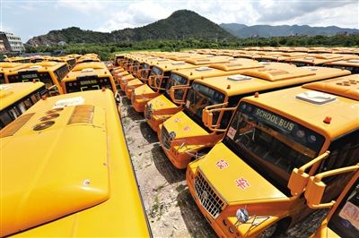 8月28日，浙江溫嶺，擱置農(nóng)村近1年的校車。