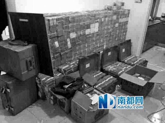 　馬超群家中金條清點現(xiàn)場。C FP圖片