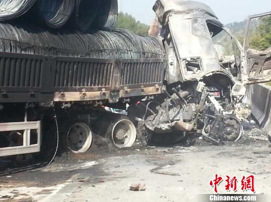 事故現(xiàn)場(chǎng)　顏新陽　攝