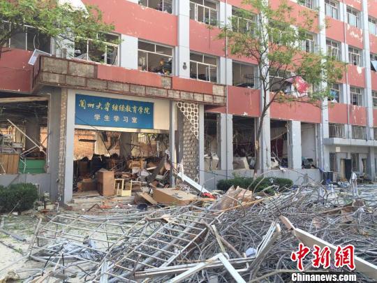 7月20日上午7點32分，蘭州大學醫(yī)學南校區(qū)學生公寓外一施工現(xiàn)場發(fā)生閃爆