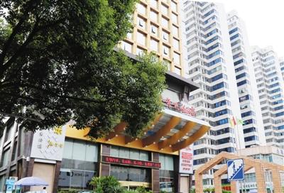 衡陽官員趙安民與之保持聯(lián)系，并邀約女子在這家酒店房間見面。