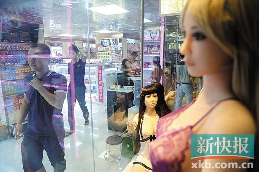 廣東成人用品市場調(diào)查。圖為各地的經(jīng)銷商都會在此進貨。新快報記者 孫毅/攝