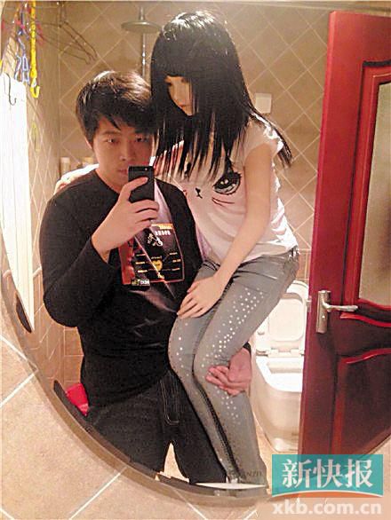 宋渤平常就是這樣抱著重20公斤的小蝶出門。 微博圖