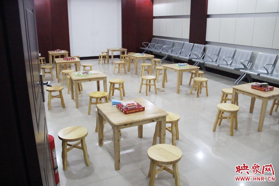 中原區(qū)人防納涼場所（桐柏路與中原路交叉口），內部環(huán)境干凈整潔。