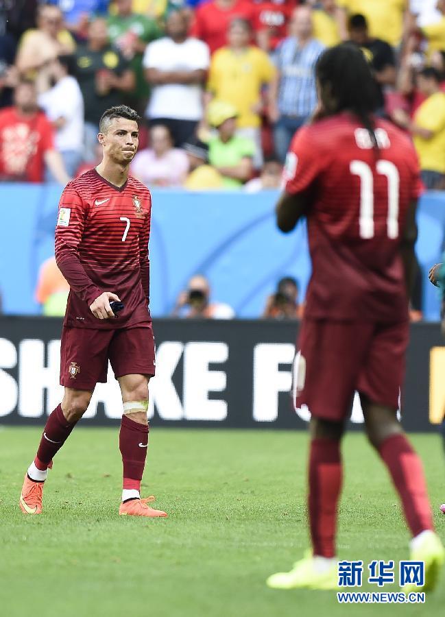6月26日，葡萄牙隊(duì)球員克·羅納爾多（左）在比賽中。