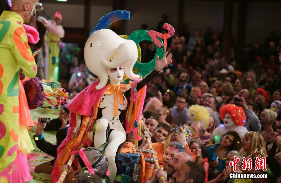 另類世界小姐大賽舉行 選手奇葩造型雷爆眼球 另類世界小姐大賽舉行 選手奇葩造型雷爆眼球