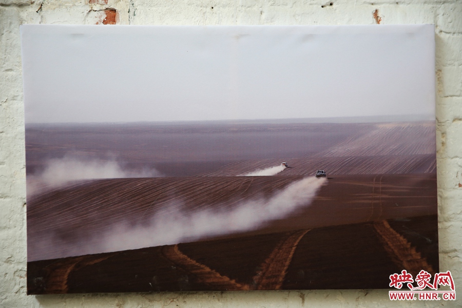 賽車的世界、更是男人的世界。圖為部分參展攝影作品。