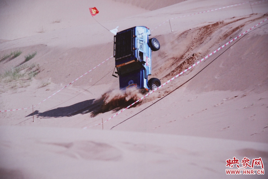 賽車的世界、更是男人的世界。圖為部分參展攝影作品。