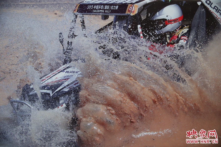 賽車的世界、更是男人的世界。圖為部分參展攝影作品。