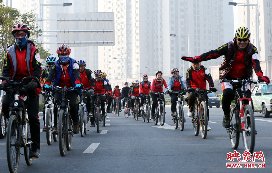 獻(xiàn)愛心、騎行天下，映象網(wǎng)騎行車友樂翻天