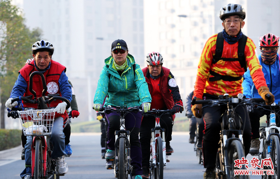 獻(xiàn)愛心、騎行天下，映象網(wǎng)騎行車友樂翻天