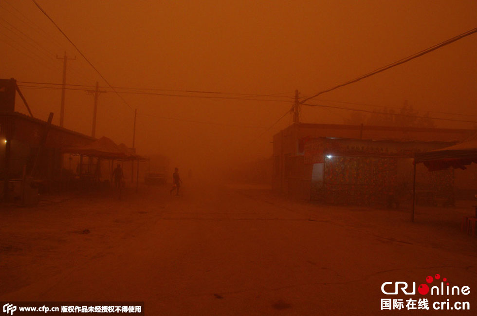 巴扎上變得寂靜無(wú)聲?！D片來(lái)源：CFP