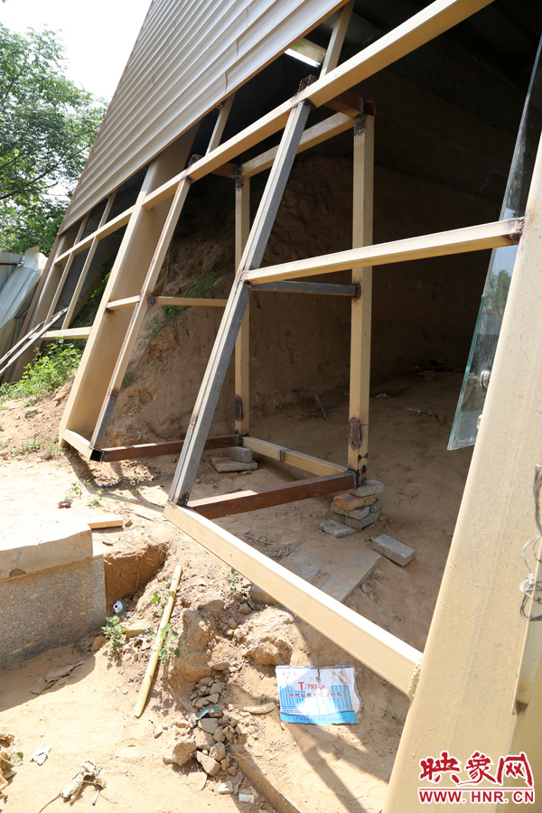 目前，該項(xiàng)工程即將竣工。