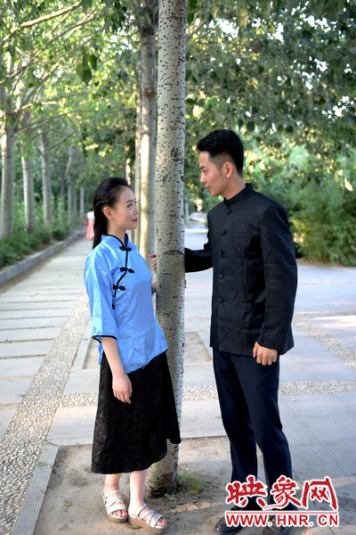 輕輕的凝視，勝卻了千言萬語。