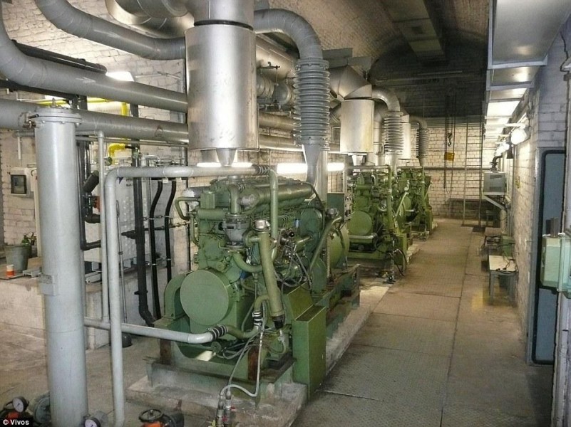 地堡中有無數(shù)個(gè)洞室，每個(gè)都會(huì)有自己的安全系統(tǒng)，還有無數(shù)可密封的防爆門。