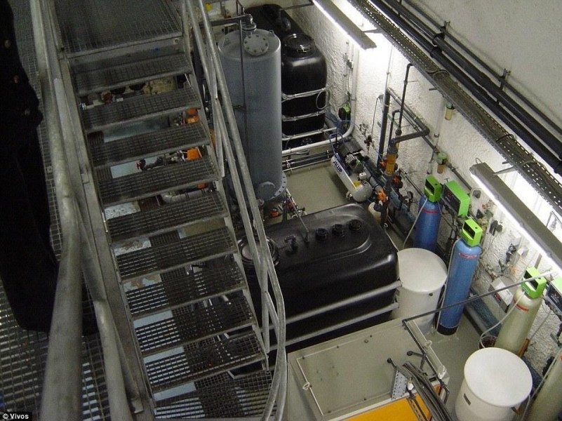 圖為堡壘內(nèi)的儲(chǔ)水和發(fā)電系統(tǒng)，同時(shí)還配備溫度調(diào)節(jié)與通風(fēng)設(shè)備。