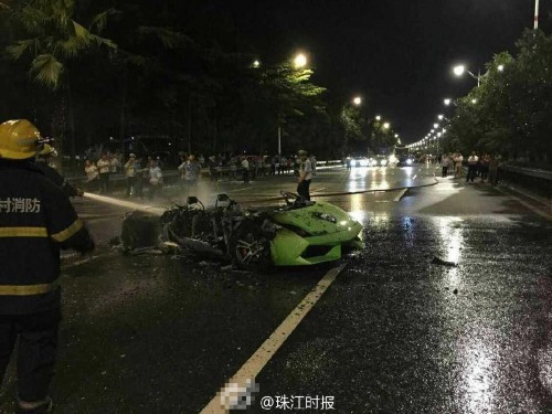 蘭博基尼跑車撞貨車燒成廢鐵 司機(jī)當(dāng)場(chǎng)死亡 蘭博基尼跑車撞貨車燒成廢鐵 司機(jī)當(dāng)場(chǎng)死亡