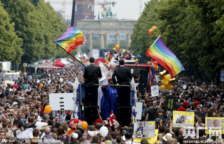 德國柏林，當(dāng)?shù)嘏e行同性戀驕傲大游行