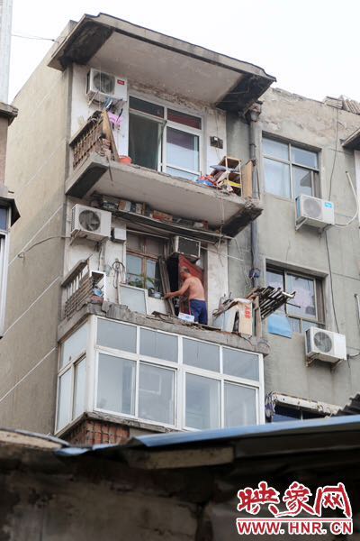 據(jù)了解，該棟房屋建造于1986年，距今已經(jīng)30年。