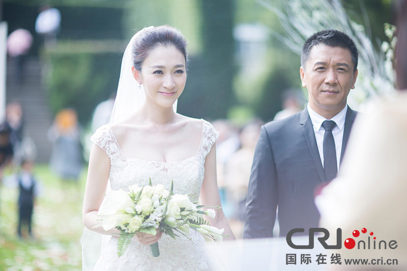 李小冉比利時(shí)辦婚禮 朱丹、鐘欣潼、應(yīng)采兒做伴娘