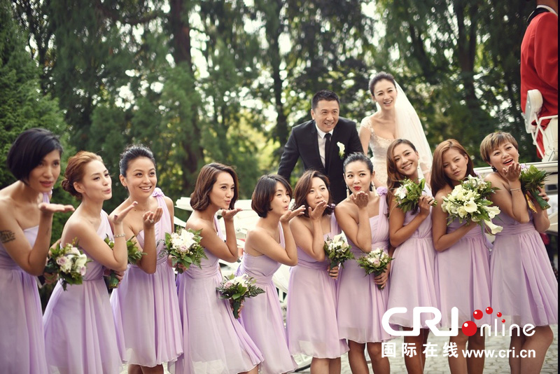 李小冉比利時(shí)辦婚禮 朱丹、鐘欣潼、應(yīng)采兒做伴娘