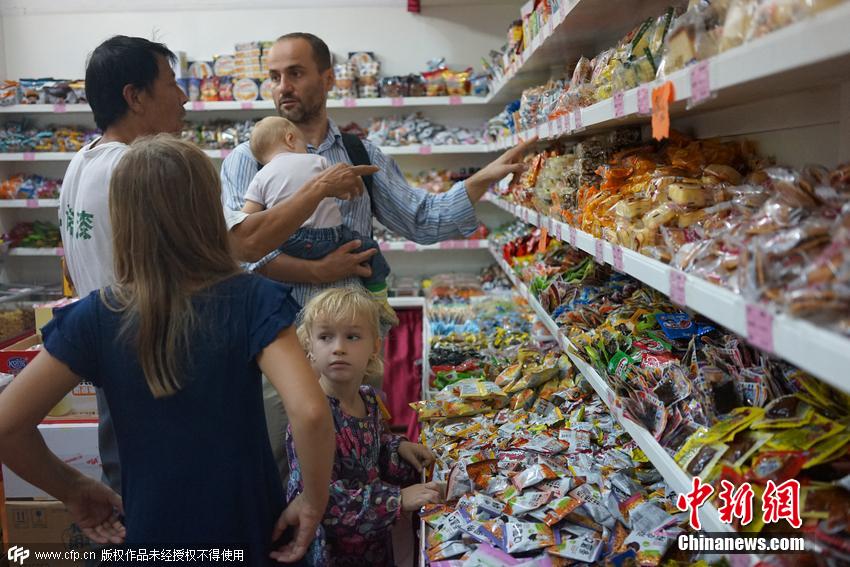 波蘭夫妻癡迷中國文化 帶著六個女兒來留學 波蘭夫妻癡迷中國文化 帶著六個女兒來留學