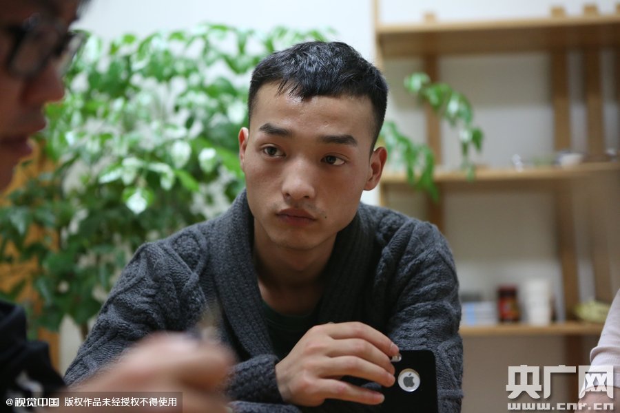 網(wǎng)絡紅人葉良辰現(xiàn)身浙江臺州，接受記者的專訪。